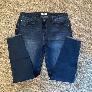 Size 12/31 Kensie dark wash jeans with distressed hem